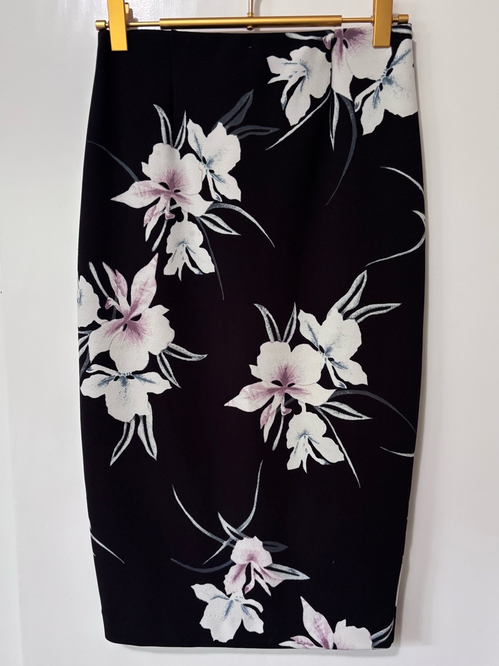 Dynamite| Black & Orchid Floral Knit to-the-Knee Pencil Skirt Sz XS